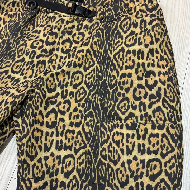 [BUNJANG] Saintpain Leopard Print Shorts / 세인트페인 레오파드 호피 숏팬츠 free(32~33)상태s