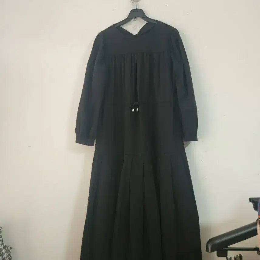 [BUNJANG] Black Long Pleated Dress / 블랙 롱 플리츠 원피스