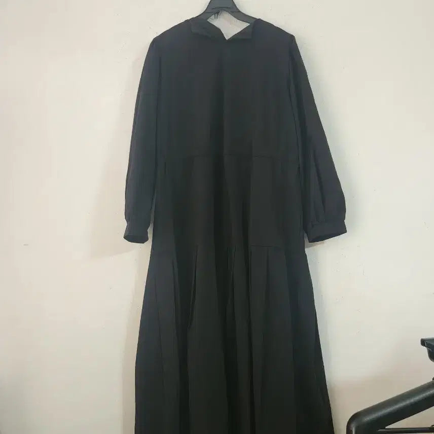 [BUNJANG] Black Long Pleated Dress / 블랙 롱 플리츠 원피스