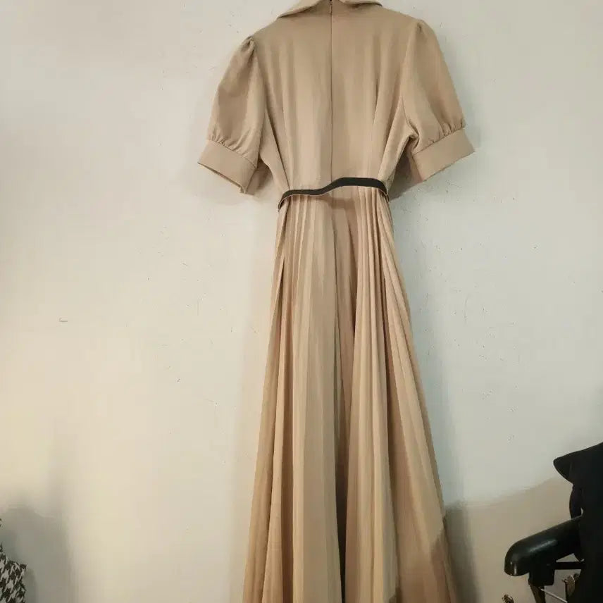 [BUNJANG] Beige Pleated Long Dress with Belt Set / 베이지색 플리츠 롱 원피스 벨트 세트