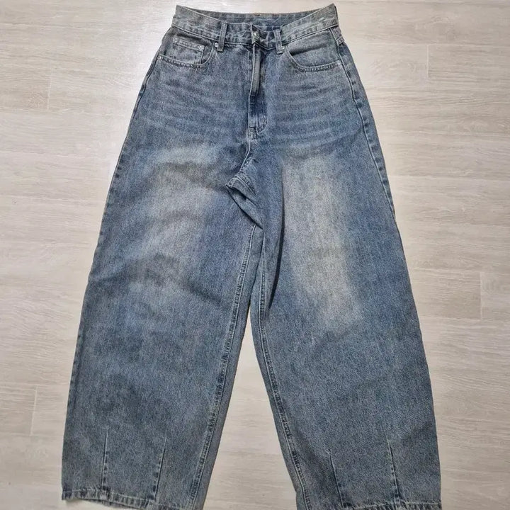 [BUNJANG] Intempo Mood Balloon Fit Denim Faded Blue Jeans / 인템포무드 벌룬핏 데님 페이디드블루
