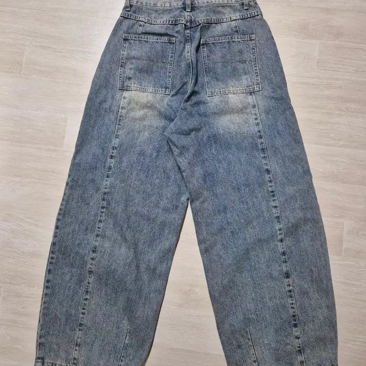 [BUNJANG] Intempo Mood Balloon Fit Denim Faded Blue Jeans / 인템포무드 벌룬핏 데님 페이디드블루