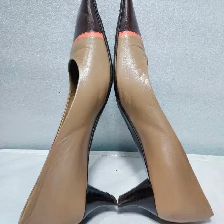 [SOLD OUT] 프라다정품투톤펌프스