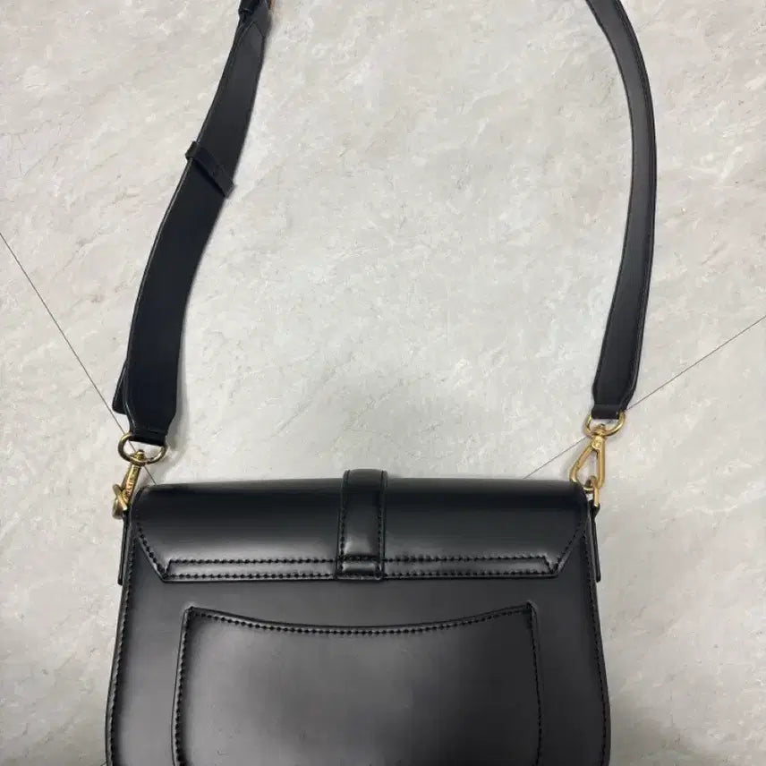 [SOLD OUT] (소가죽)칼린 엔느 숄더백 black