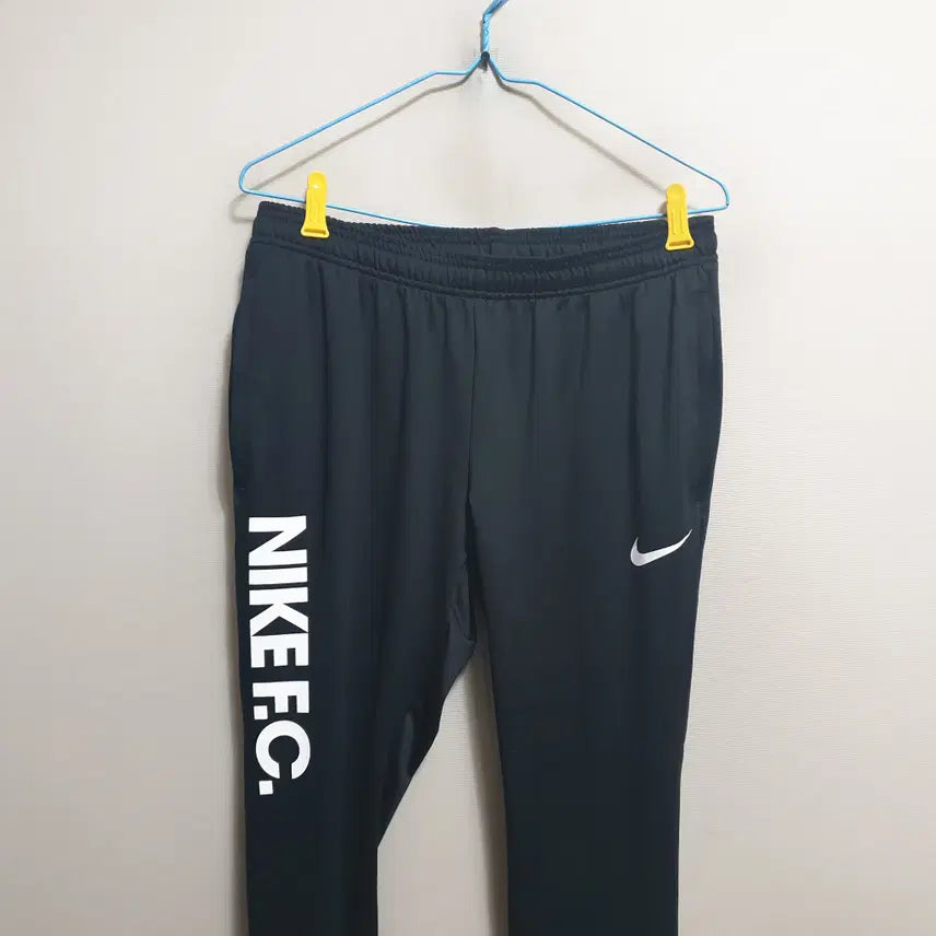 [BUNJANG] Nike Training Pants (Size 32) / 나이키트레이닝바지/32