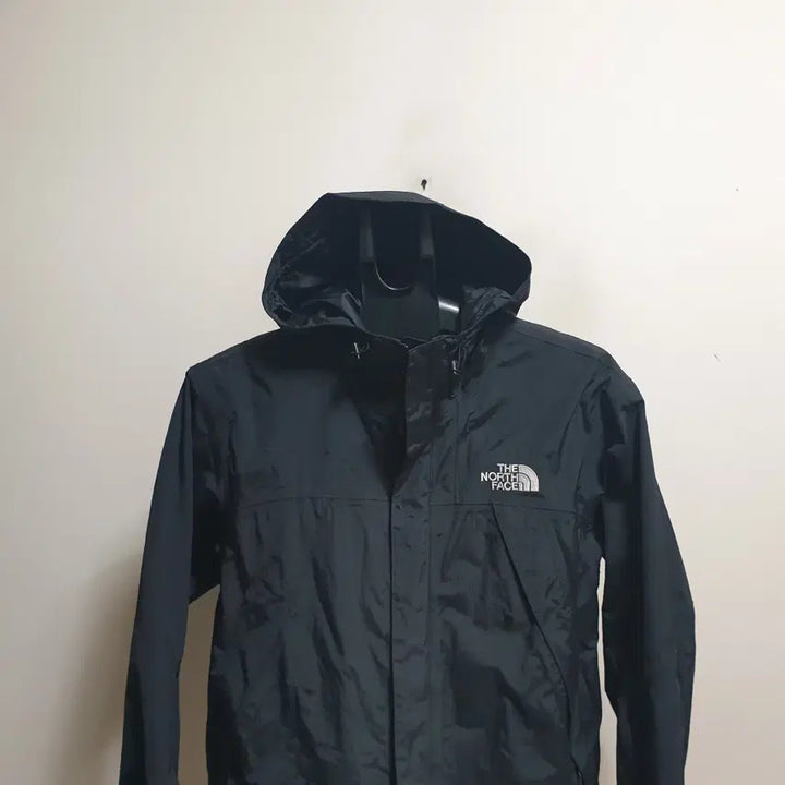 [BUNJANG] The North Face Hooded Windbreaker Jacket (Size 95) / 노스페이스 후드바람막이점퍼/95