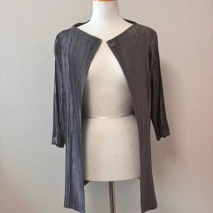 [BUNJANG] Pleats Gray Silver Jacket Set / 플리츠 그레이 은갈치 자켓 세트
