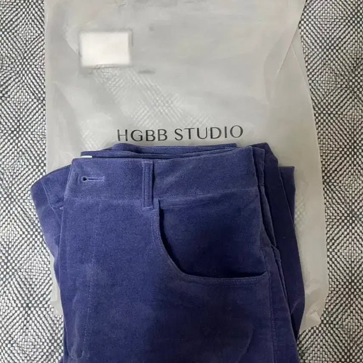 [BUNJANG] HGGB Studio Panda Velvet Trousers (Size M) / hgbb studio Panda Velvet Trousers M 사이즈
