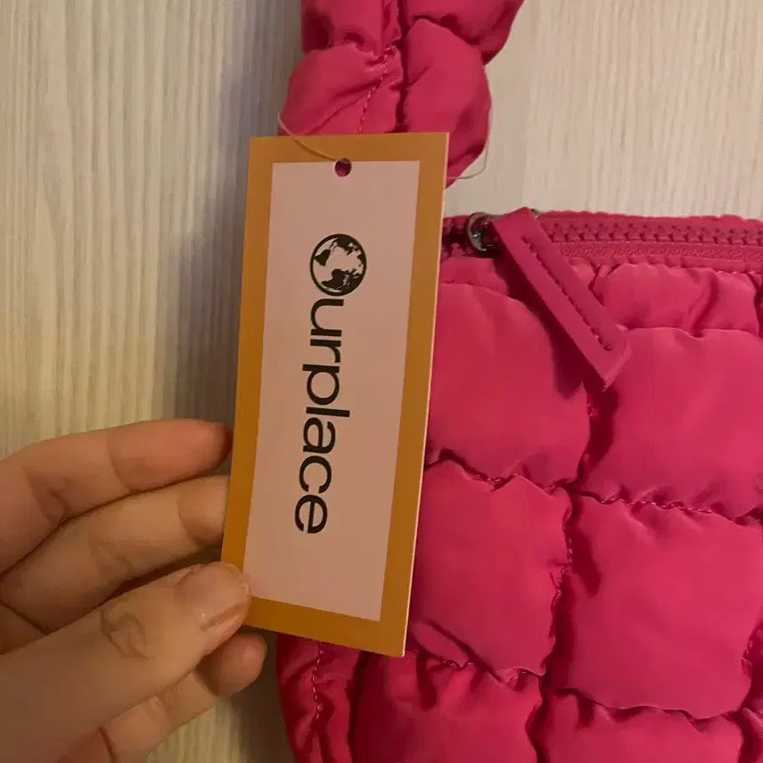 [BUNJANG] Ourplace Quilted Shoulder Bag Hot Pink / 새상품) ourplace 퀼팅 숄더백 핫핑크 데일리백 미니백