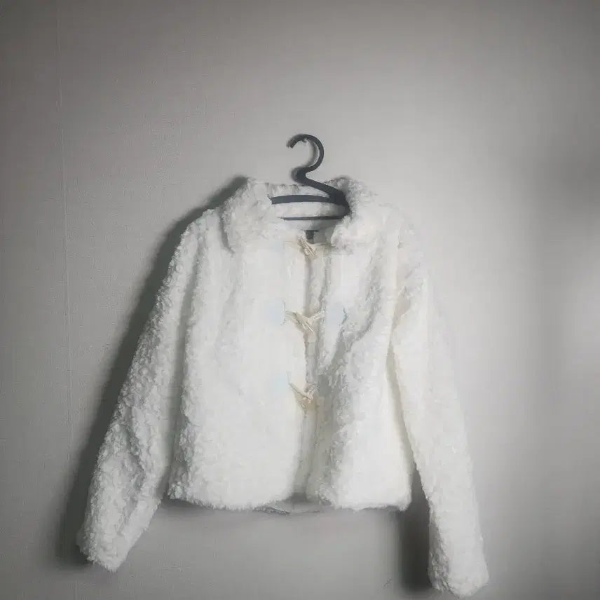 [BUNJANG] WIFI White Ppo-geul-i Tteokbokki Coat / WIFI 화이트 뽀글이 떡볶이 코트