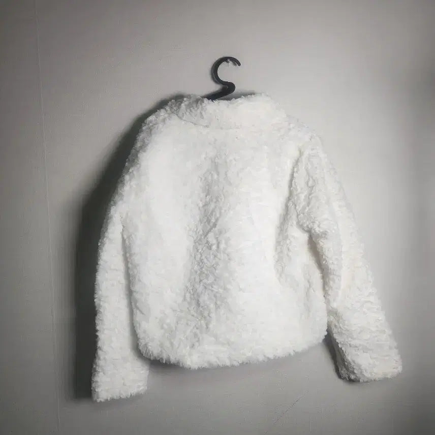 [BUNJANG] WIFI White Ppo-geul-i Tteokbokki Coat / WIFI 화이트 뽀글이 떡볶이 코트