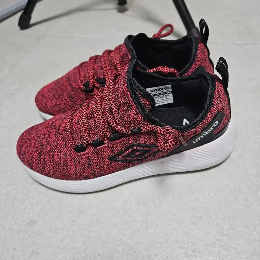 [BUNJANG] Umbro Red Knit Sneakers (250) / 엄브로 레드 니트 운동화 스니커즈250