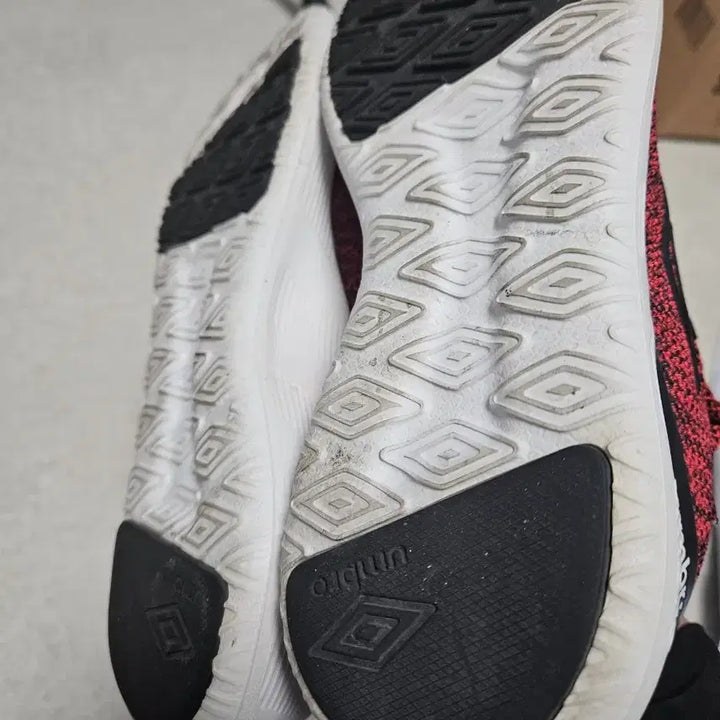 [BUNJANG] Umbro Red Knit Sneakers (250) / 엄브로 레드 니트 운동화 스니커즈250