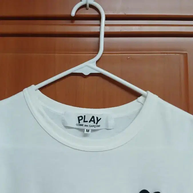 [SOLD OUT] 꼼데가르송 플레이 흰색 반팔 티셔츠
