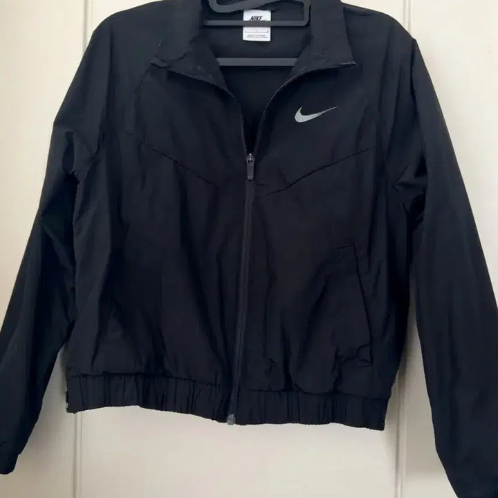 [SOLD OUT] 나이키 크롭 바람막이 자켓 블랙 여성 XS-S 가능 / 키즈 L