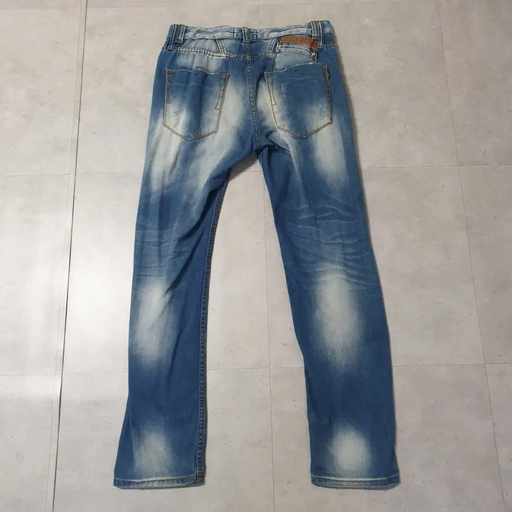 [BUNJANG] LUVIS 30 Ripped Jeans / 공용 바지 LUVIS 30 청바지 찢 스타일리쉬  남성 여성 청바지