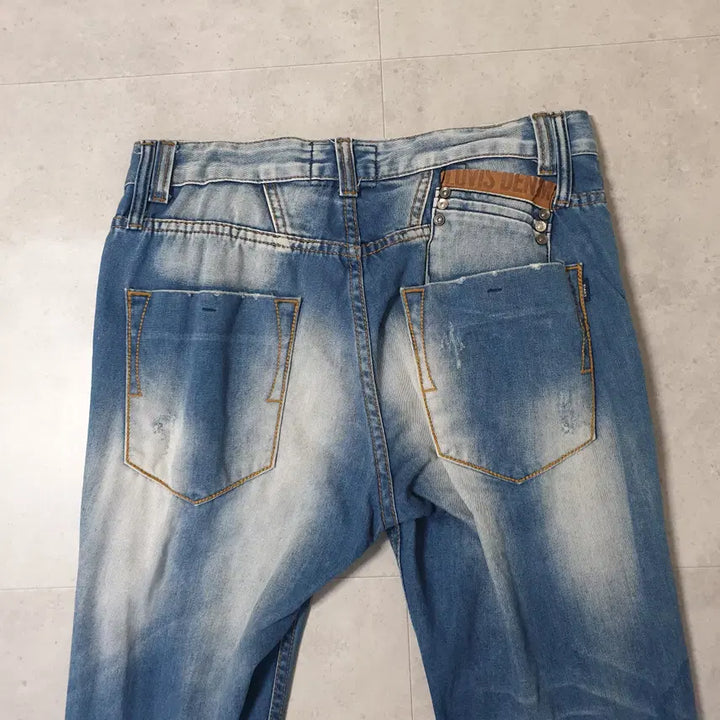 [BUNJANG] LUVIS 30 Ripped Jeans / 공용 바지 LUVIS 30 청바지 찢 스타일리쉬  남성 여성 청바지