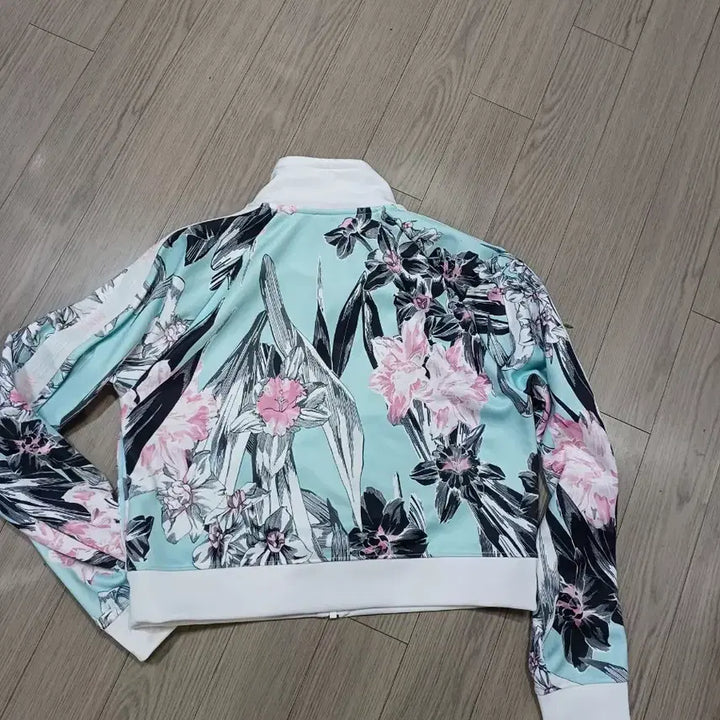 [SOLD OUT] 나이키 플라워 패턴 여성 트랙 자켓 M