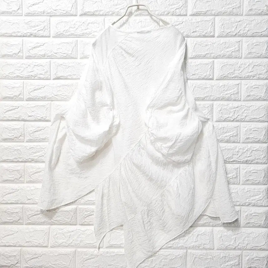 [SOLD OUT] 언발 프릴티셧
