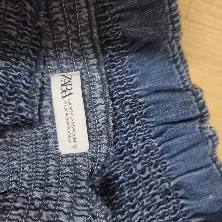 [BUNJANG] 자라 청 데님 스모크 튜브탑 블라우스 XS / 자라 청 데님 스모크 튜브탑 블라우스 XS