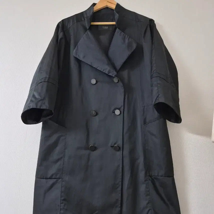 [BUNJANG] TIME Black Double Button Half Coat / [한섬TIME] 블랙 더블 버튼 하프 코트