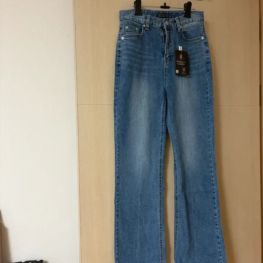 [SOLD OUT] 아르카익 세미 부츠컷 데님 팬츠 (새상품)