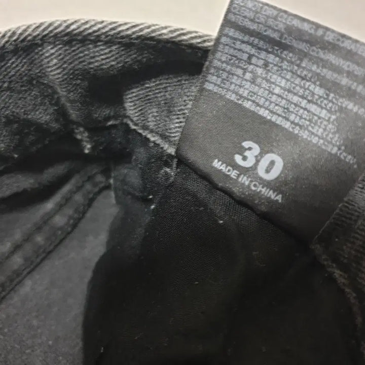 [BUNJANG] 공용 바지 30 JUN DOL JEANS 청바지 블랙 (얼룩) / 공용 바지 30 JUN DOL JEANS 청바지 블랙 (얼룩)
