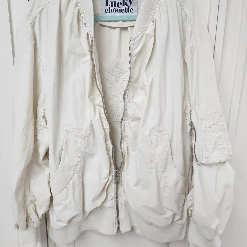 [SOLD OUT] 럭키슈에뜨 아이보리 점퍼