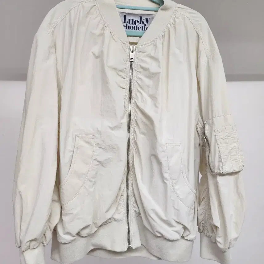 [SOLD OUT] 럭키슈에뜨 아이보리 점퍼