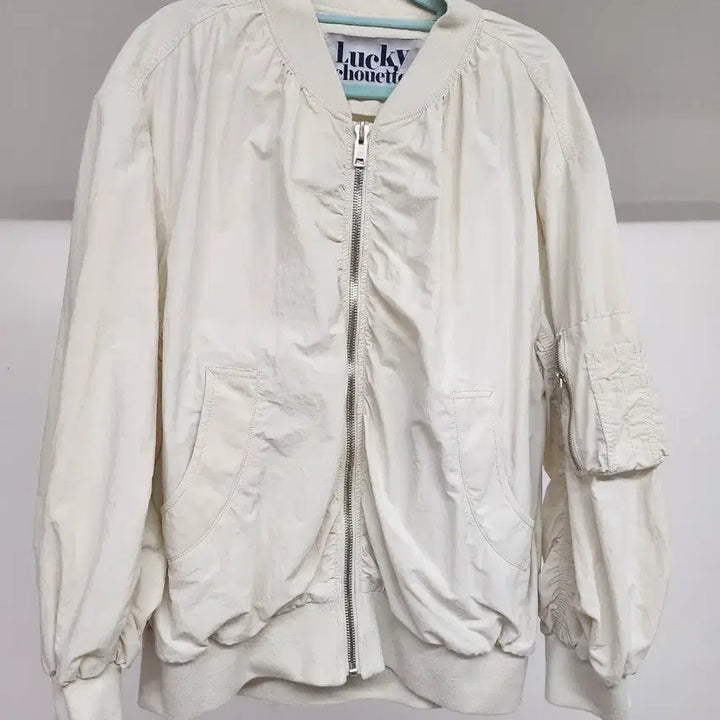 [SOLD OUT] 럭키슈에뜨 아이보리 점퍼