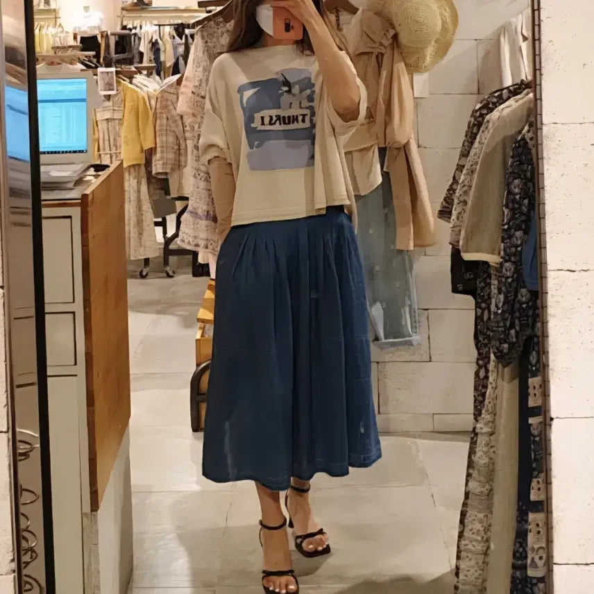 [BUNJANG] 새옷 M 플러워 페인트 인타샤 니트 오버핏 반팔티 써스데이아일랜드 / 새옷 M 플러워 페인트 인타샤 니트 오버핏 반팔티 써스데이아일랜드