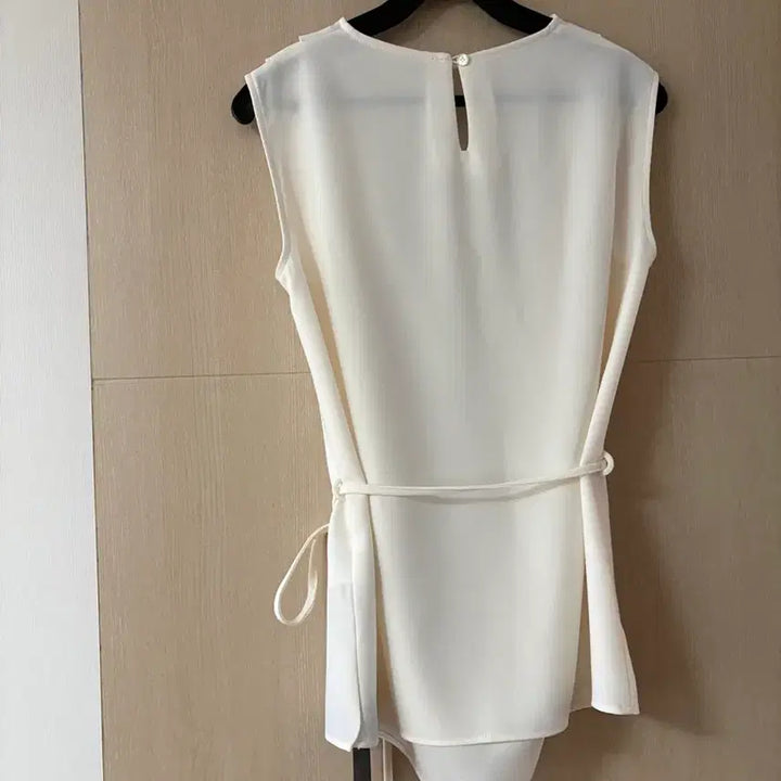 [BUNJANG] Archaic Silky Blouse / 아르카익 실키 블라우스 (새상품)
