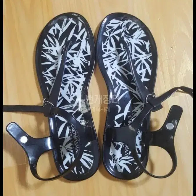 [BUNJANG] Emporio Armani Black Sandals / 엠포리오 아르마니 블랙 샌들
