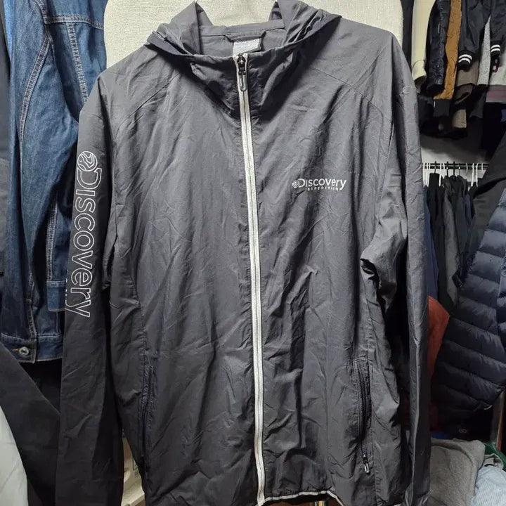 [SOLD OUT] 디스커버리 익스페디션 바람막이 블랙