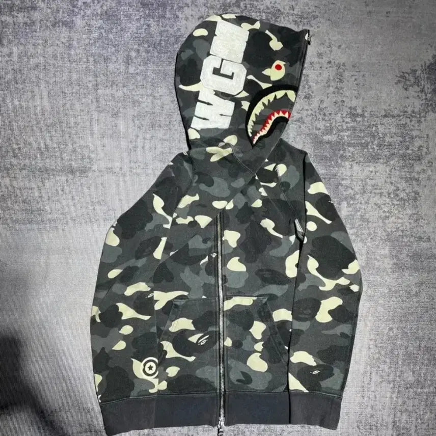 [BUNJANG] BAPE City Camo Luminous Black Shark Hoodie / 베이프 시티카모 야광 블랙 샤크후드