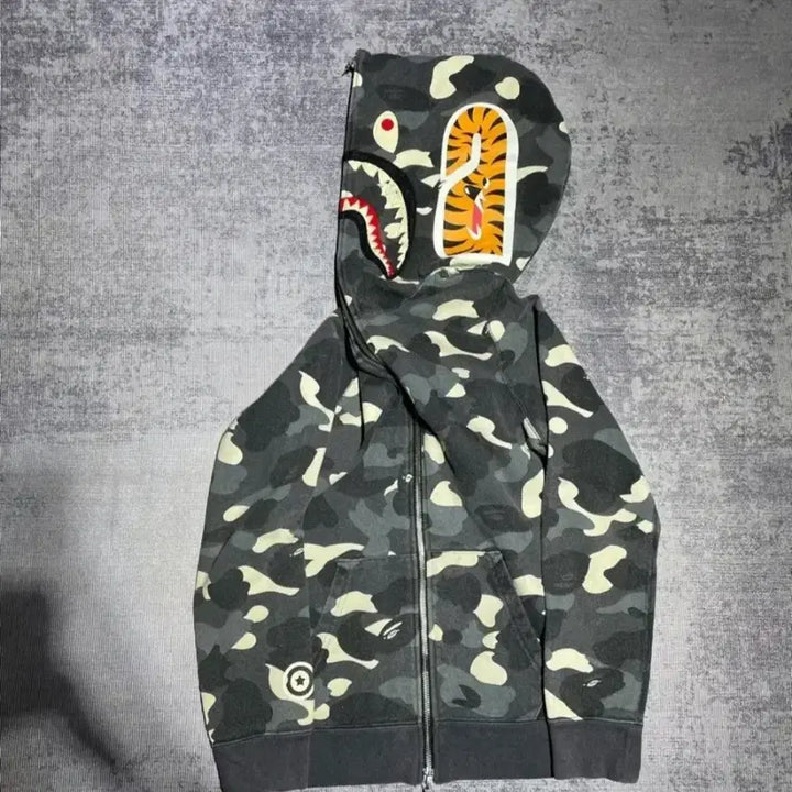 [BUNJANG] BAPE City Camo Luminous Black Shark Hoodie / 베이프 시티카모 야광 블랙 샤크후드
