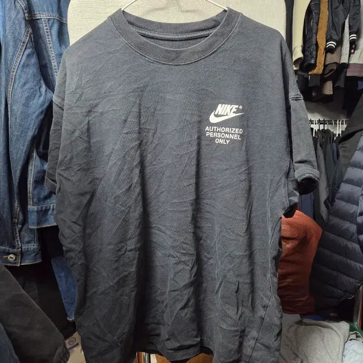 [BUNJANG] Nike Authorized Personnel Only Black T-shirt / 나이키 블랙 반팔티 Authorized Personnel Only