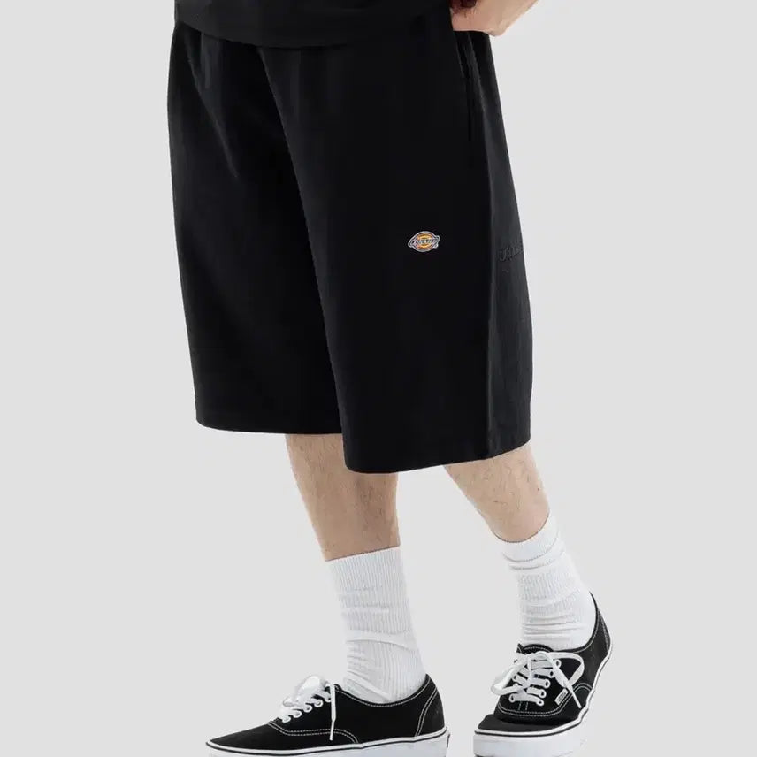 [BUNJANG] Dickies Multi-Logo Heavyweight Sweat Shorts / 디키즈 멀티로고 헤비웨이트 스웨트쇼츠