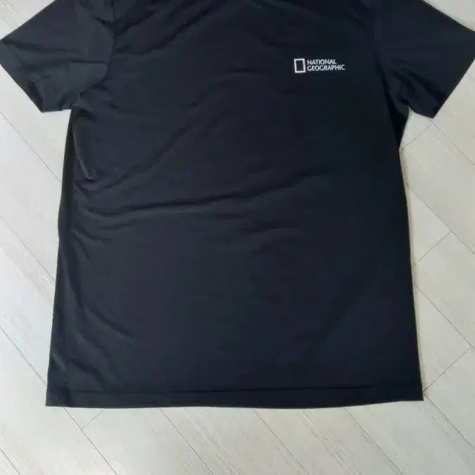 [BUNJANG] National Geographic Black Short Sleeve T-Shirt / 내셔널지오그래픽 검정 반팔 티셔츠