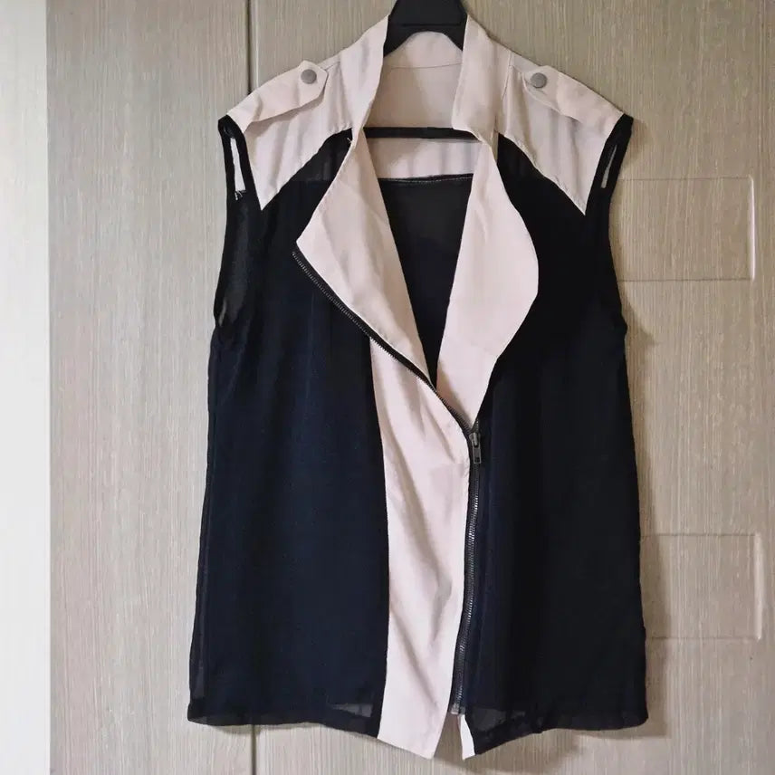 [BUNJANG] Color Block Sheer Vest - Black/Ivory / 배색 시스루 조끼 베스트 블랙/아이보리 66