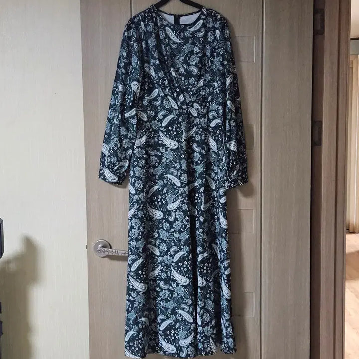 [BUNJANG] Paisley Long Sleeve Maxi Dress 66 / 페이즐리 롱 원피스 긴팔 66