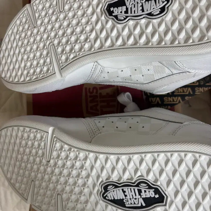 [SOLD OUT] 남여공용 반스 Rowley Xlt 화이트 체커보드 새상품