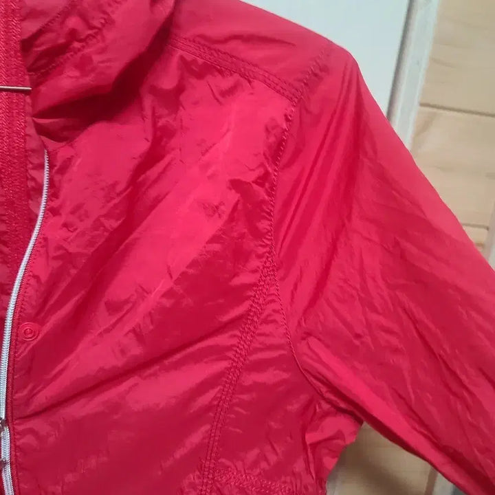 [BUNJANG] Travis Red Windbreaker Hooded Jacket / 트레비스빨간색 바람막이 후드 자켓