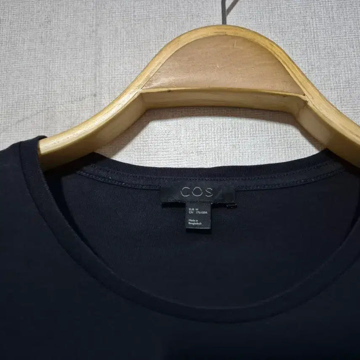 [BUNJANG] COS Black Short Sleeve T-shirt (M) / COS 블랙 반팔 티셔츠( M)