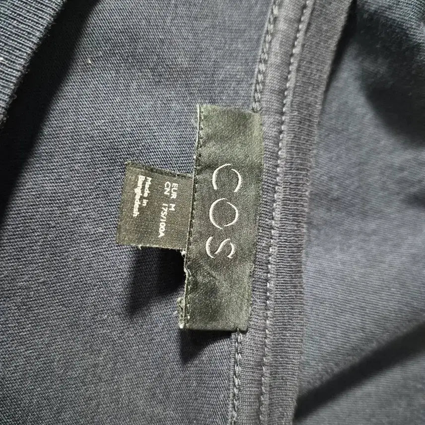 [BUNJANG] COS Black Short Sleeve T-shirt (M) / COS 블랙 반팔 티셔츠( M)