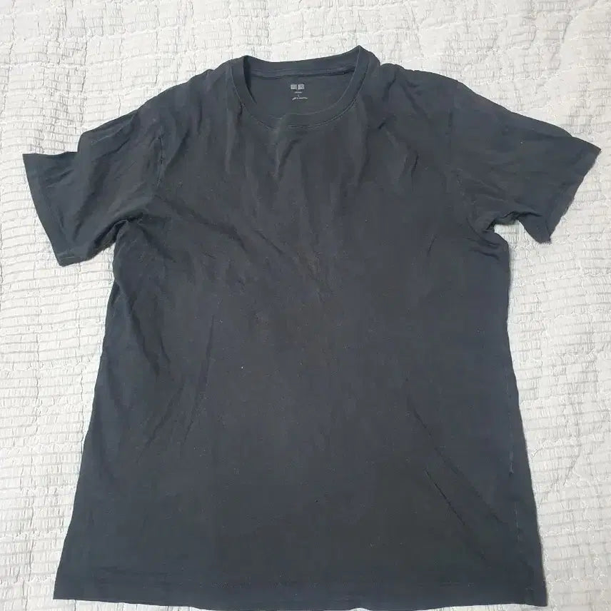 [BUNJANG] Uniqlo Basic Black Short Sleeve T-Shirt Size L / 유니클로 블랙 반팔티 L사이즈