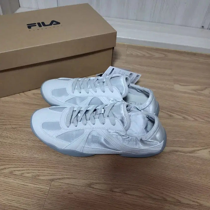 [BUNJANG] Fila Glyo Silvermoon Sneakers FS261OD03X032031 / 휠라 글리오 실버문 FS261OD03X032031새상품