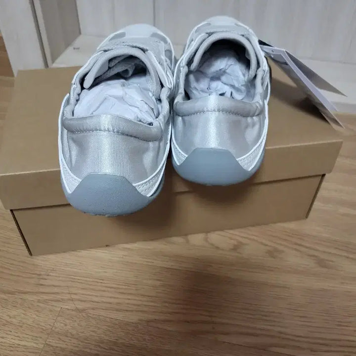 [BUNJANG] Fila Glyo Silvermoon Sneakers FS261OD03X032031 / 휠라 글리오 실버문 FS261OD03X032031새상품