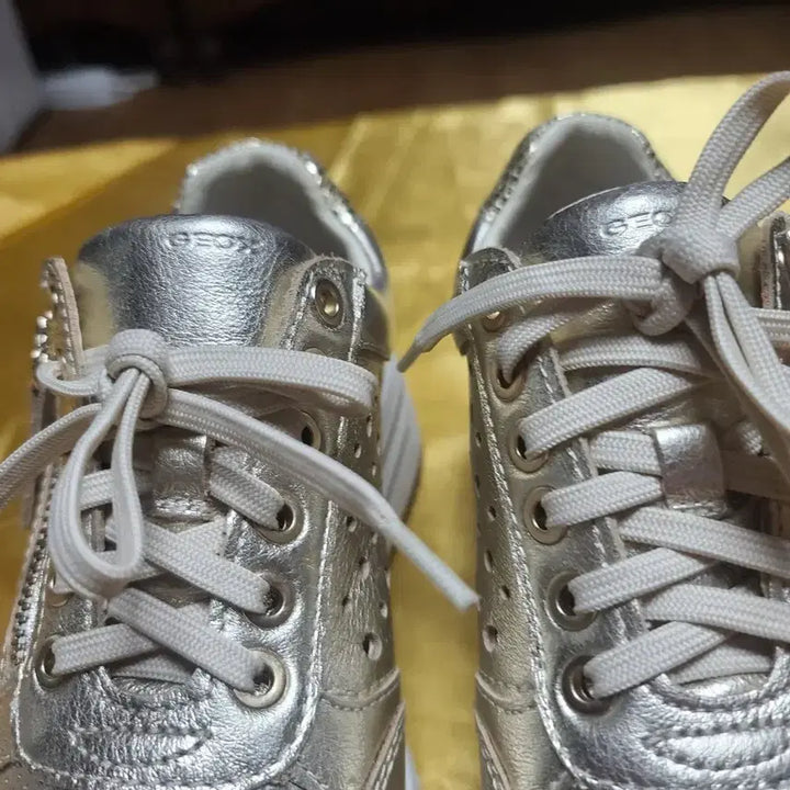 [BUNJANG] Geox Silver Perforated Women&
