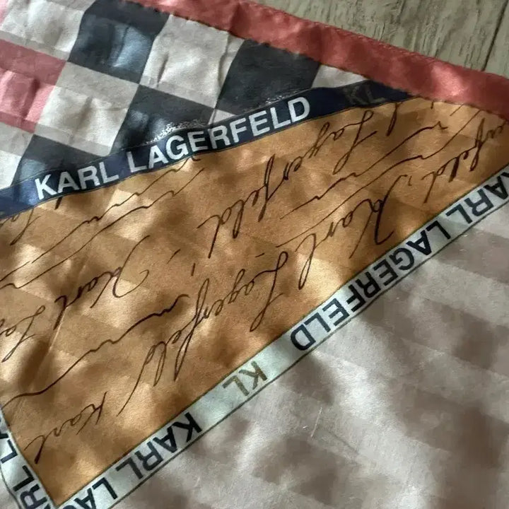 [BUNJANG] Karl Lagerfeld Silk Scarf / 칼 라거펠트 스카프